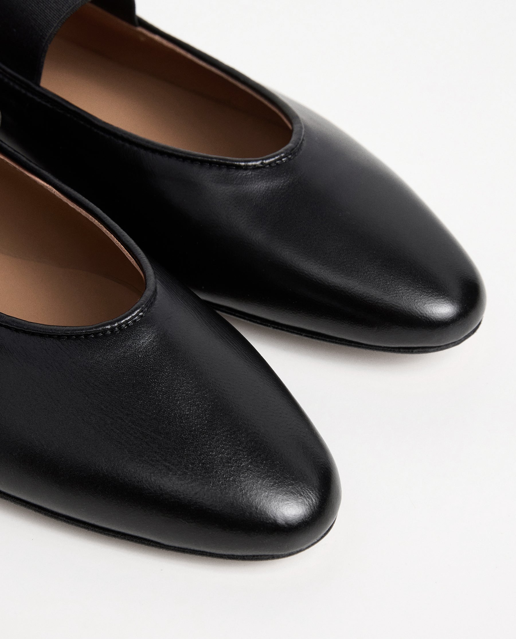 Bree Leather Black